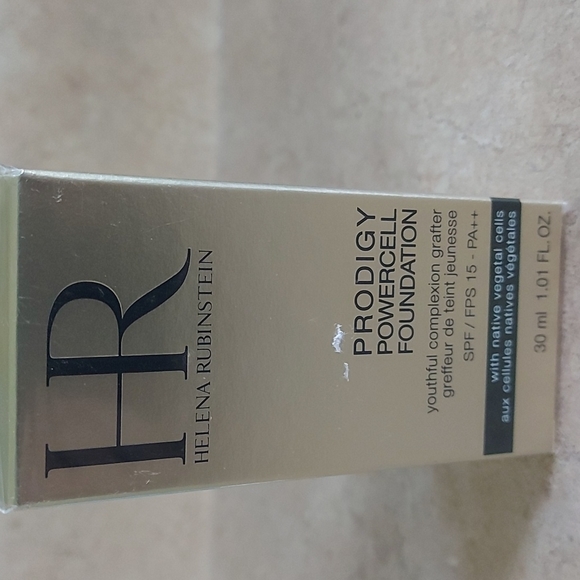 Helena Rubinstein prodigy powercell foundation - Picture 1 of 1